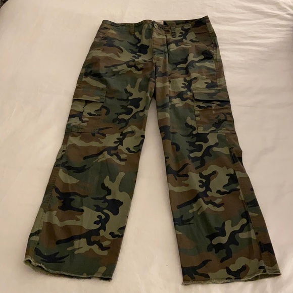 Sanctuary Women’s camo cargo pants - Picture 1 of 2
